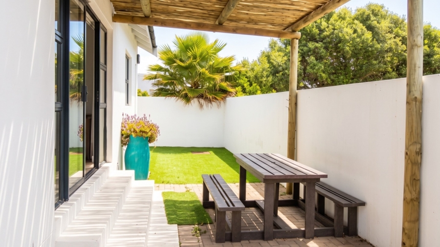 To Let 3 Bedroom Property for Rent in Golden Mile Western Cape